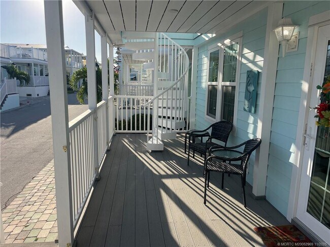 Building Photo - 118 NE Bay Dr