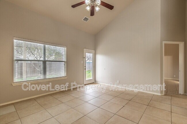 Building Photo - 2424 Dimmitt Dr