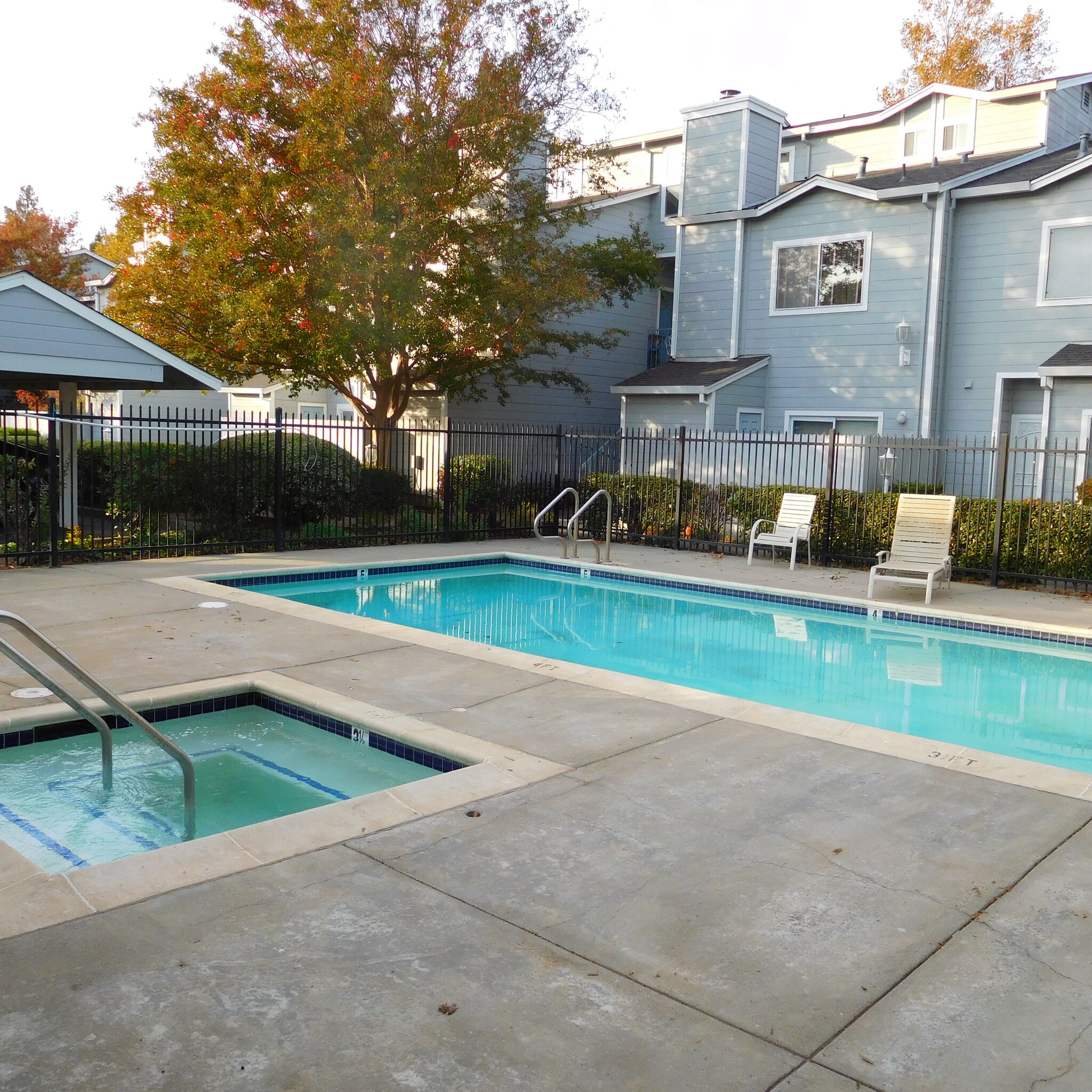 Building Photo - 1850 Blossom Ave