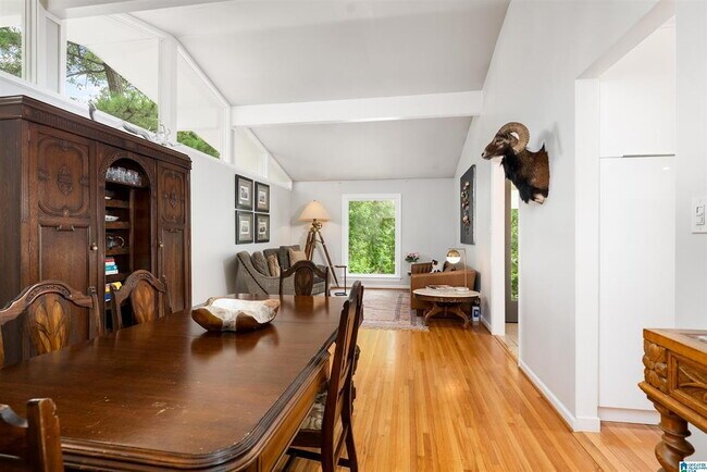 Building Photo - Mountain Brook 5 Bedroom, 3 Bath with Finished Lower Level