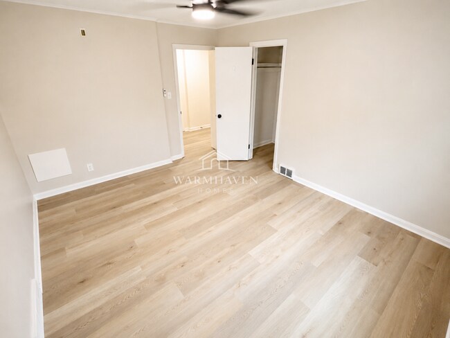 Building Photo - 129 Idlewild St