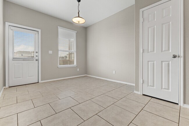 Building Photo - 10719 Noble Canyon