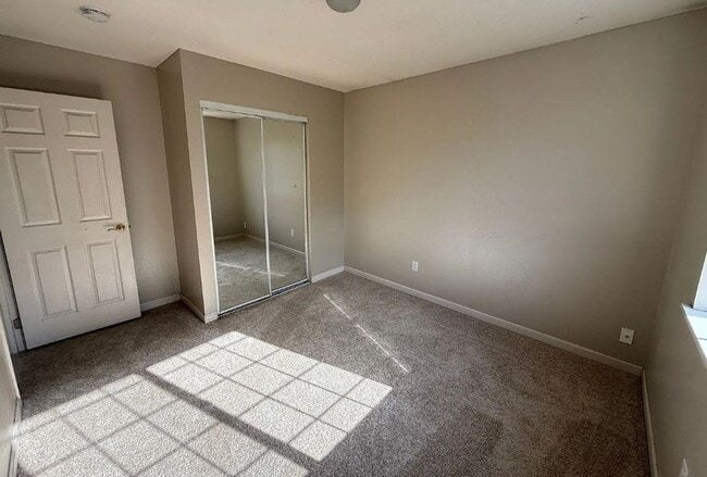 Building Photo - Large 6-Bedroom Home in Samish with a Fenced Yard MOVE IN READY