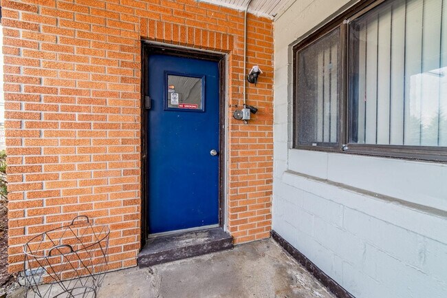 Building Photo - 18732 Dix Toledo Rd