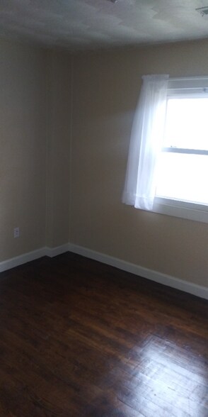 Building Photo - 3032 Pewter Rd