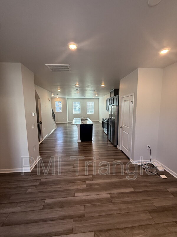 Building Photo - 716 Cormiche Ln