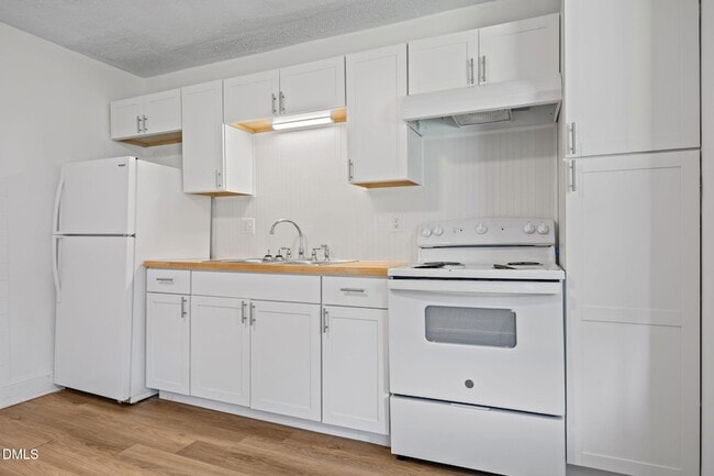 Building Photo - 1206 S 9th St