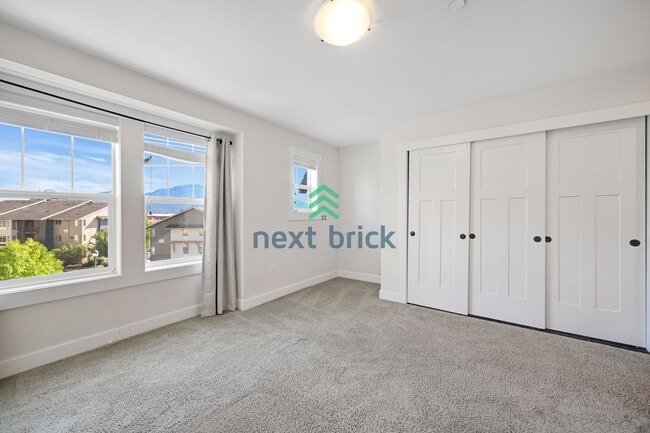 Building Photo - 3 BED & 3 BATH CONDO FOR RENT