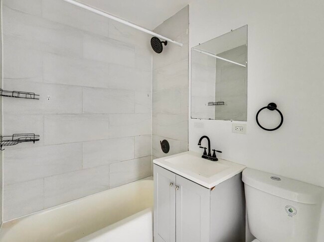 Building Photo - 7250 N Western Ave