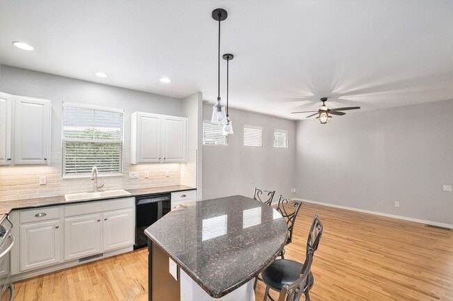 Building Photo - Welcome to this beautifully maintained 4-bedroom, 4-bath home with a dedicated office space