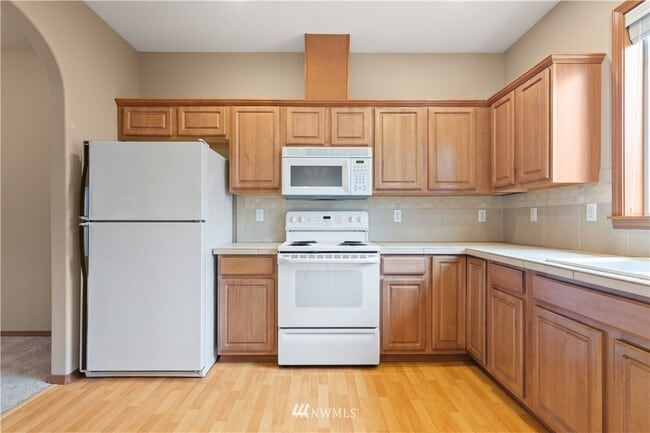 Building Photo - 6405 160th Ave E