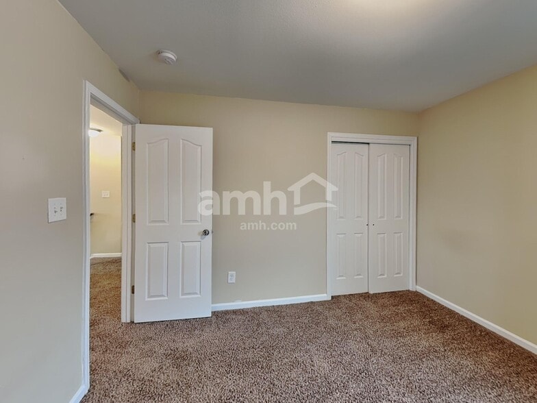 Building Photo - 114 Fining Ct