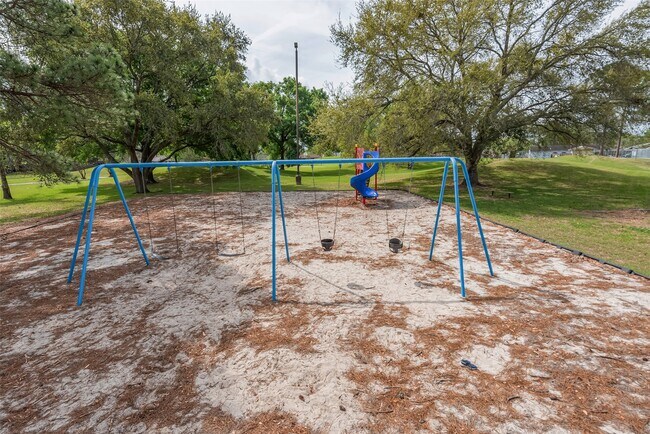 Building Photo - 730 Seamaster Dr