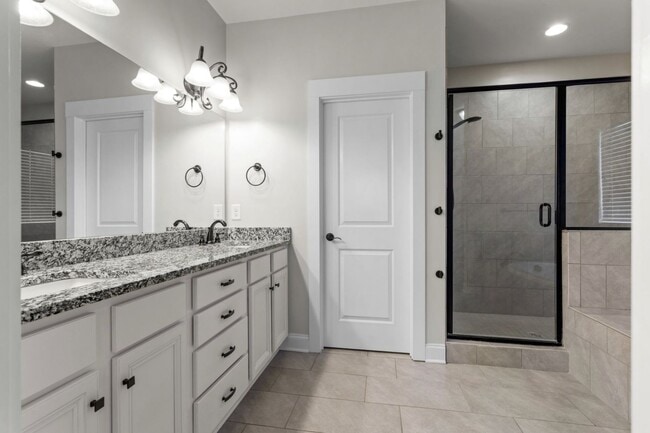 Building Photo - 3BR Home with Bonus Loft & Spa-Inspired Pr...