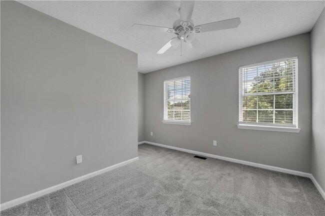 Building Photo - 4890 Evergreen Valley Way
