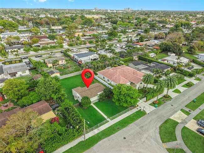 Building Photo - 5401 SW 97th Ct