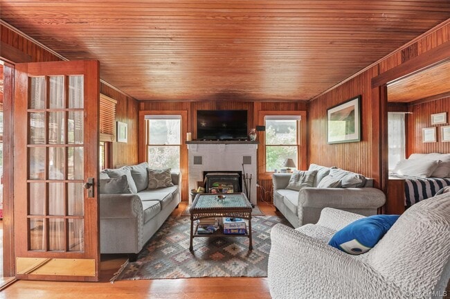 Building Photo - 40 Bungalow Ln