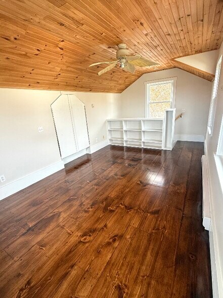 Building Photo - 326 Fish Rd