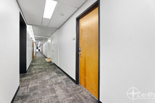 Building Photo - 701 Columbia St