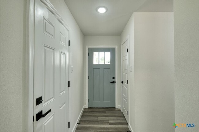 Building Photo - 1702 Wagon Gap Dr