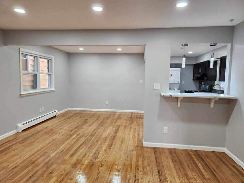 Building Photo - 147 McAdoo Ave