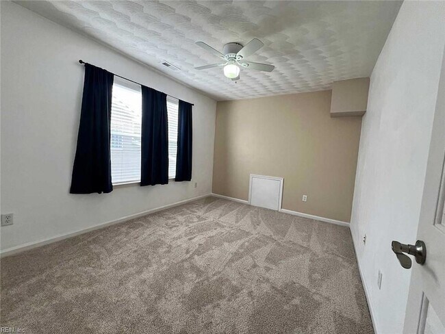 Building Photo - 1812 Kempsville Crossing Ln