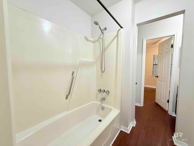 Building Photo - 36 Summer Oaks Dr