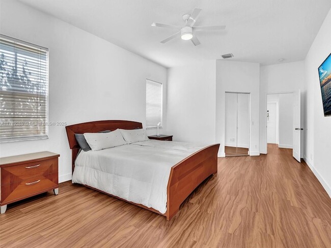 Building Photo - 754 Sunflower Cir