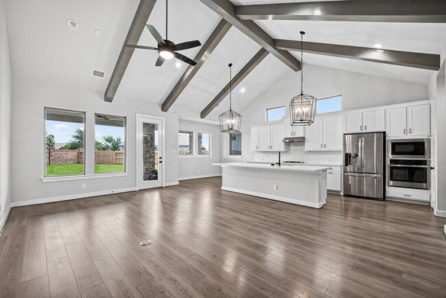 Building Photo - 2600 Golden Palms Ln