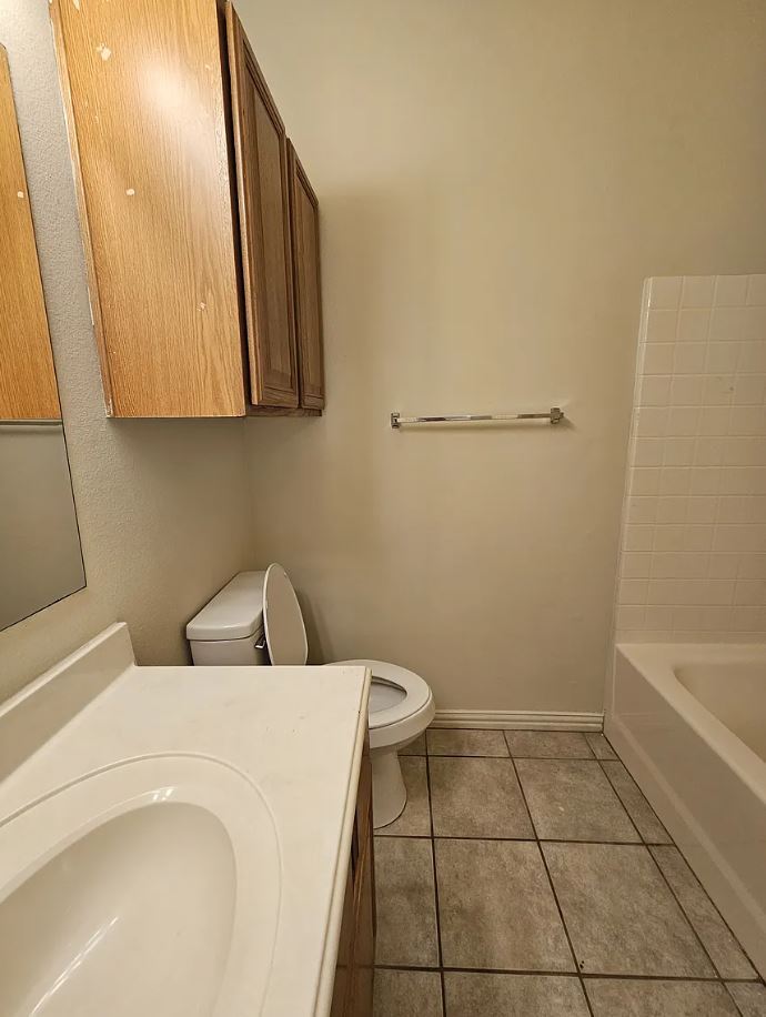 Building Photo - 1001 Krenek Tap