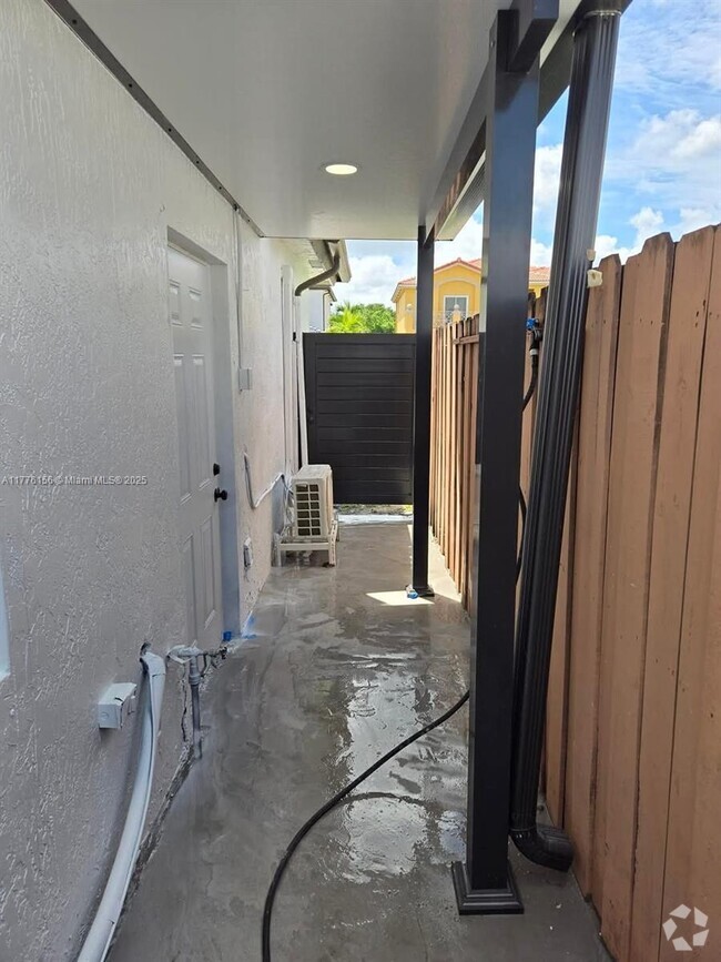 Building Photo - 17616 SW 145th Ct