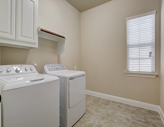Building Photo - 9006 Forest Park Ct