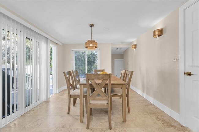 Building Photo - 518 77th Ave