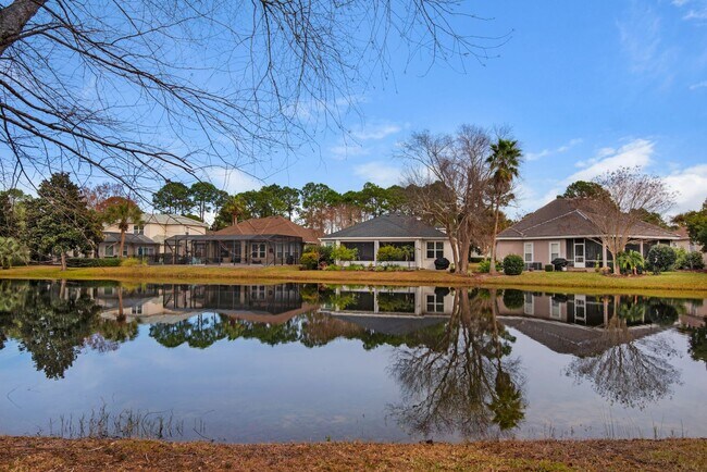 Building Photo - MOVE IN SPECIAL: 30% OFF FIRST MONTHS RENT -- Spacious unfurnished 4B/3B home in Gated Community ...