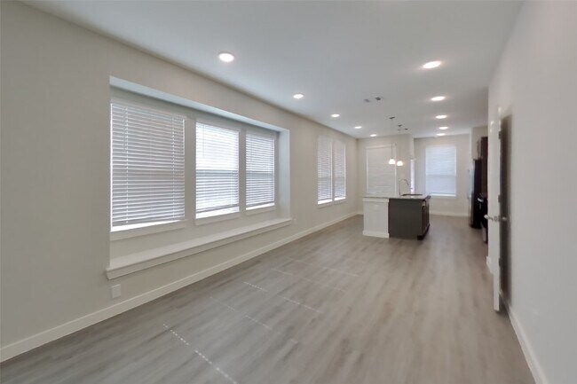 Building Photo - 23631 Gibson Frst Dr