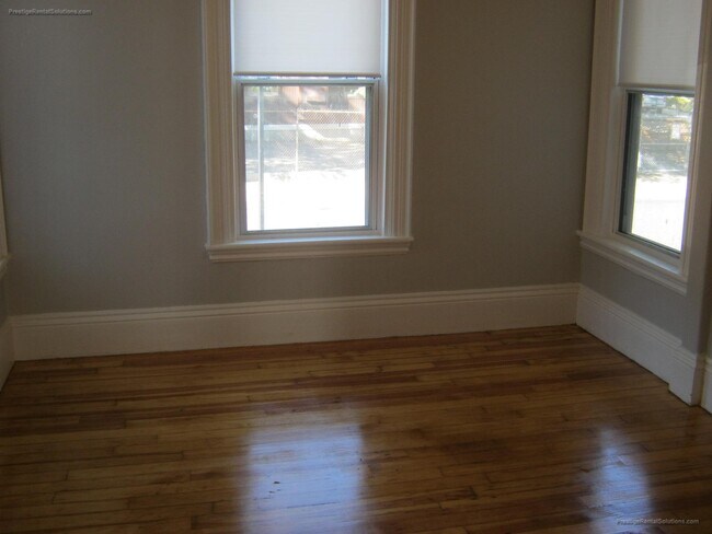 Building Photo - 16 Central Ave