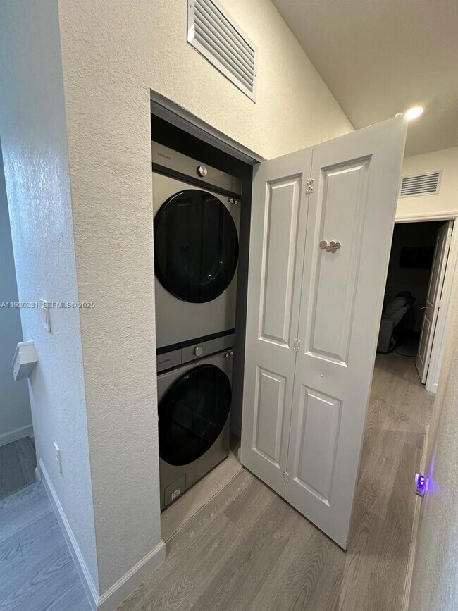 Building Photo - 26450 SW 148th Ct