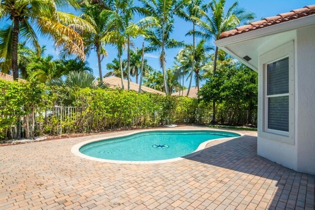 Building Photo - 2002 Schooner Ln