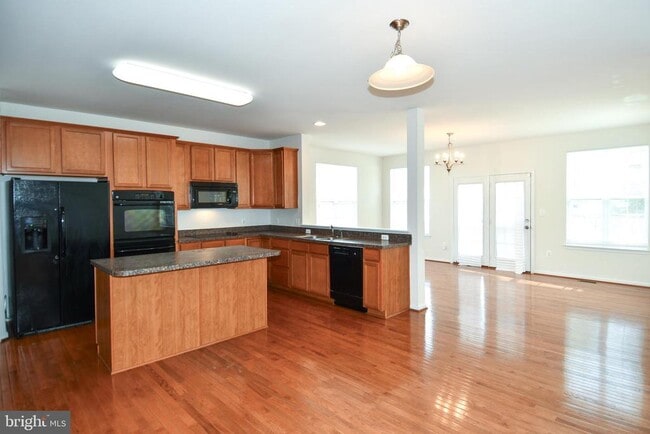 Building Photo - 3082 American Eagle Blvd