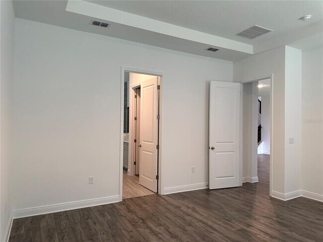 Building Photo - 15161 Lake Bessie Loop