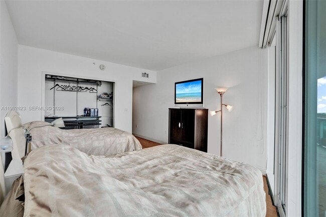 Building Photo - 19955 NE 38th Ct