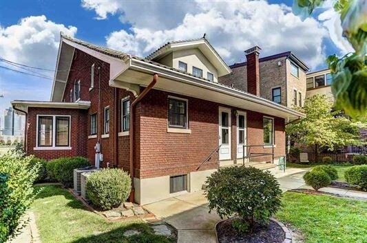 Building Photo - 219 Riverside Dr