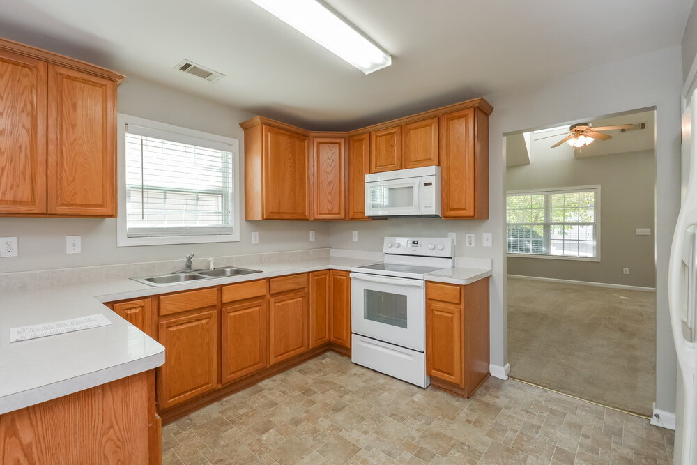 Building Photo - 6492 Grand Hickory Dr