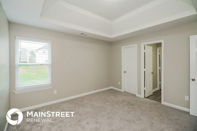 Building Photo - 561 Vaughan Dr