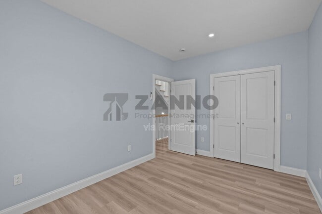 Building Photo - 24 Vernon Ave