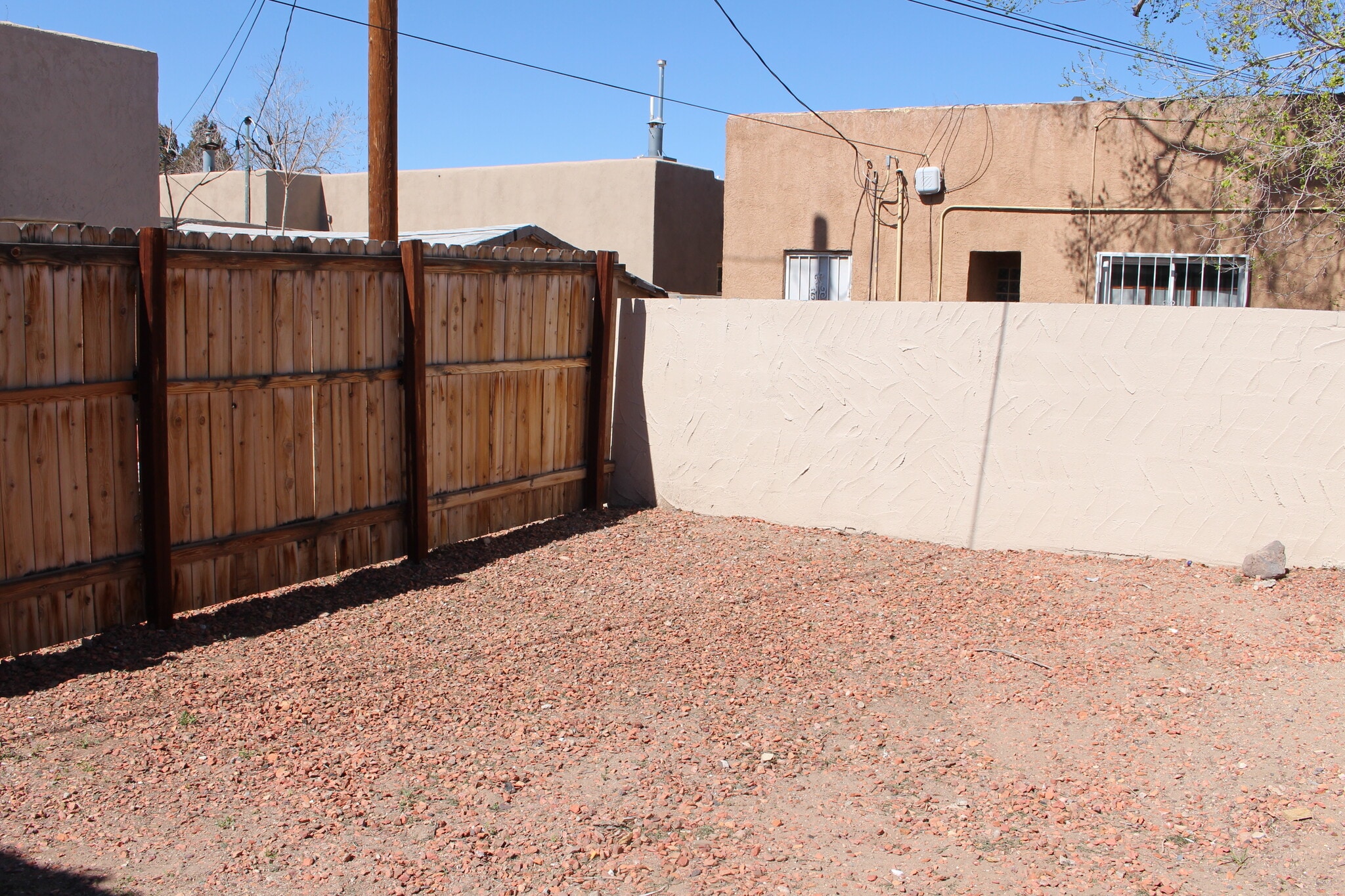 Private Patio - 214 Pine St SE