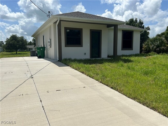 Building Photo - 5005 Gramercy Rd