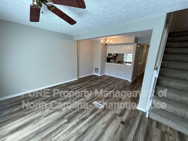 Building Photo - 9445 Lexington Cir