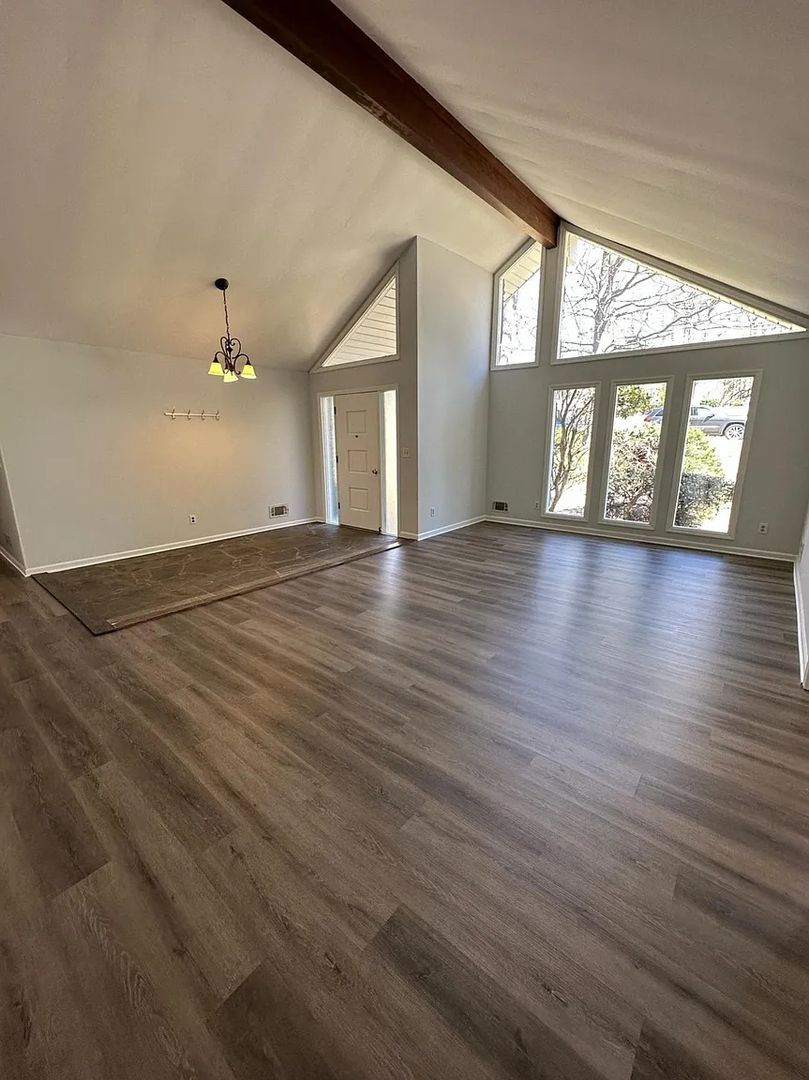 Building Photo - 194 Millbrook Farm Rd