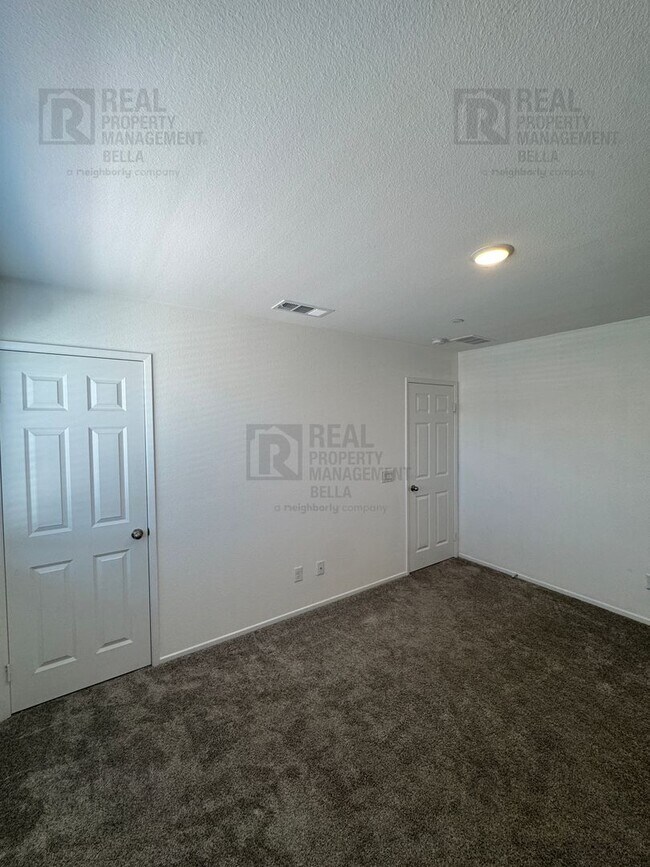 Building Photo - Spacious 3-Bedroom Home in the Desirable McSweeny Farms Community!